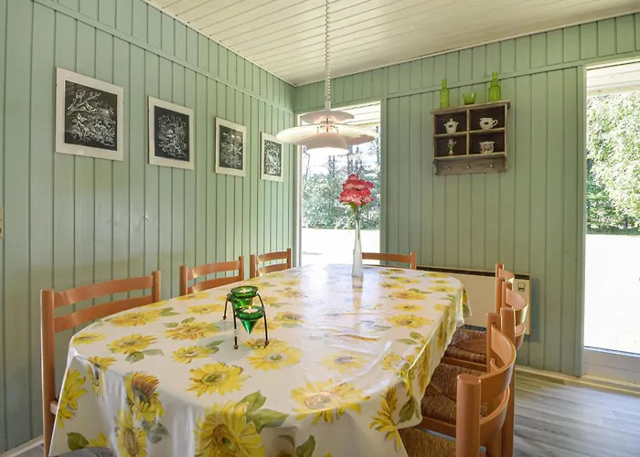 Casa de Férias Three-bedroom In Ans By